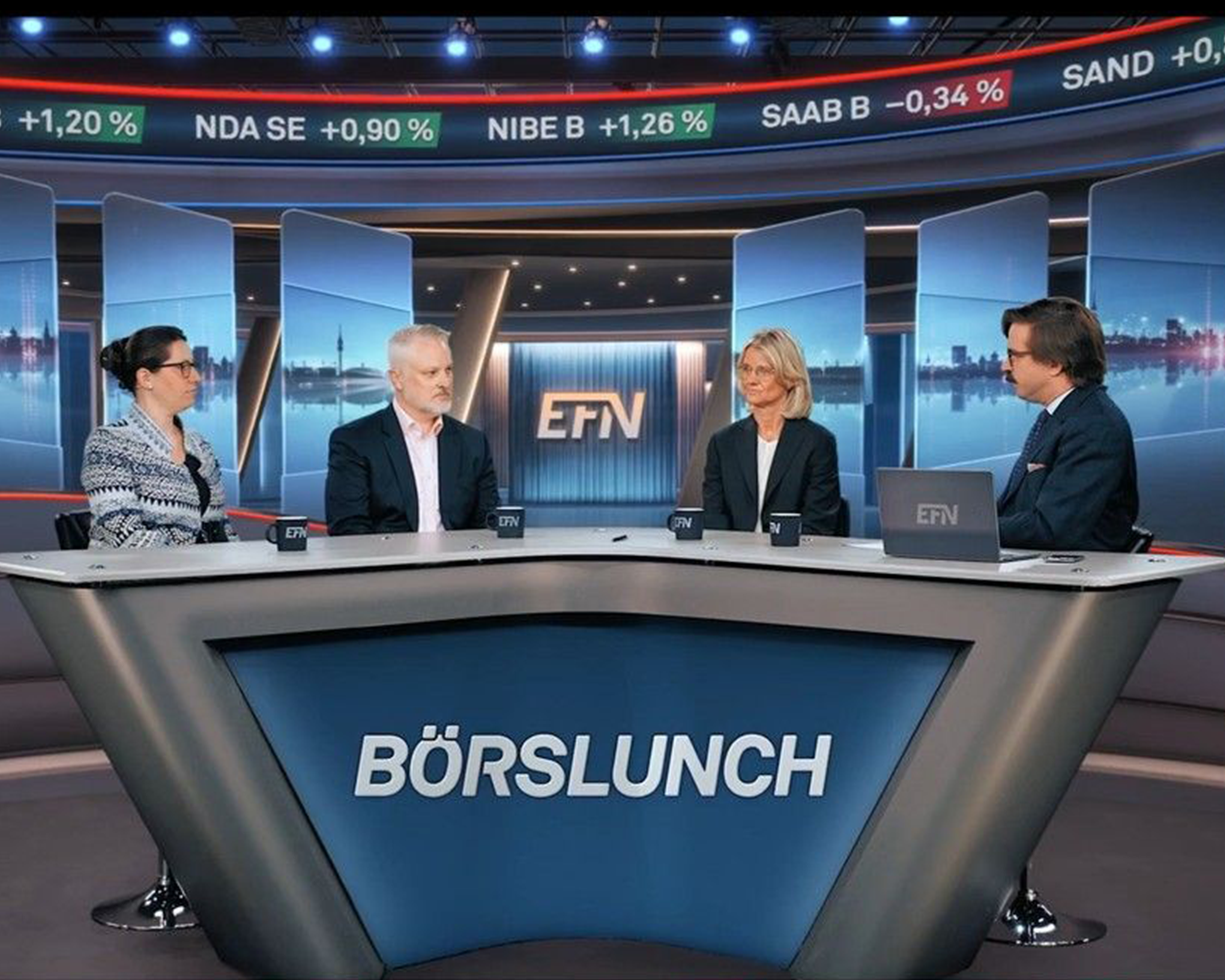 Philip Ripman sittandes i studion på EFN Börslunch